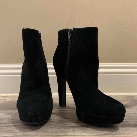 Gianni Bini Black Suede Heeled Booties 